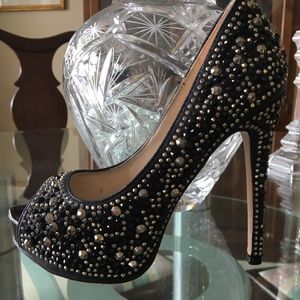 Gorgeous Boston Proper studded 5” “holiday” heels